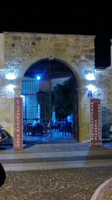 Abas Ristorante Pizzeria Affittacamere Ales Exteriör bild