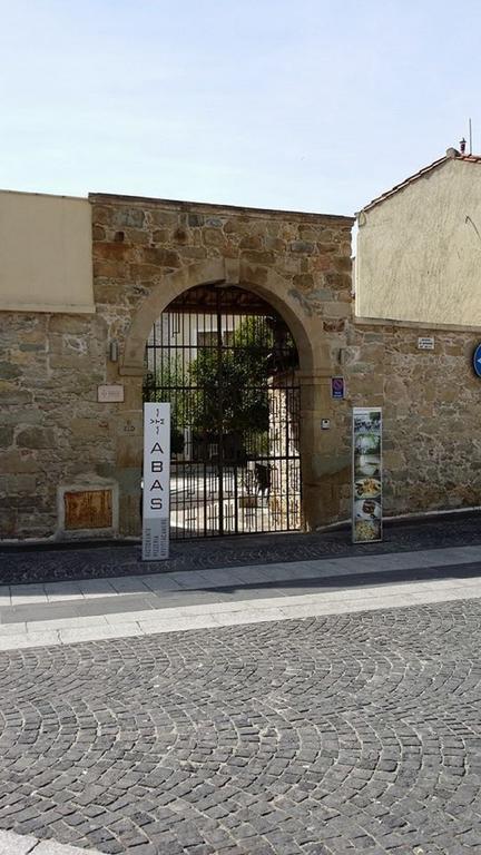 Abas Ristorante Pizzeria Affittacamere Ales Exteriör bild