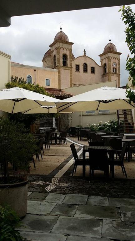 Abas Ristorante Pizzeria Affittacamere Ales Exteriör bild
