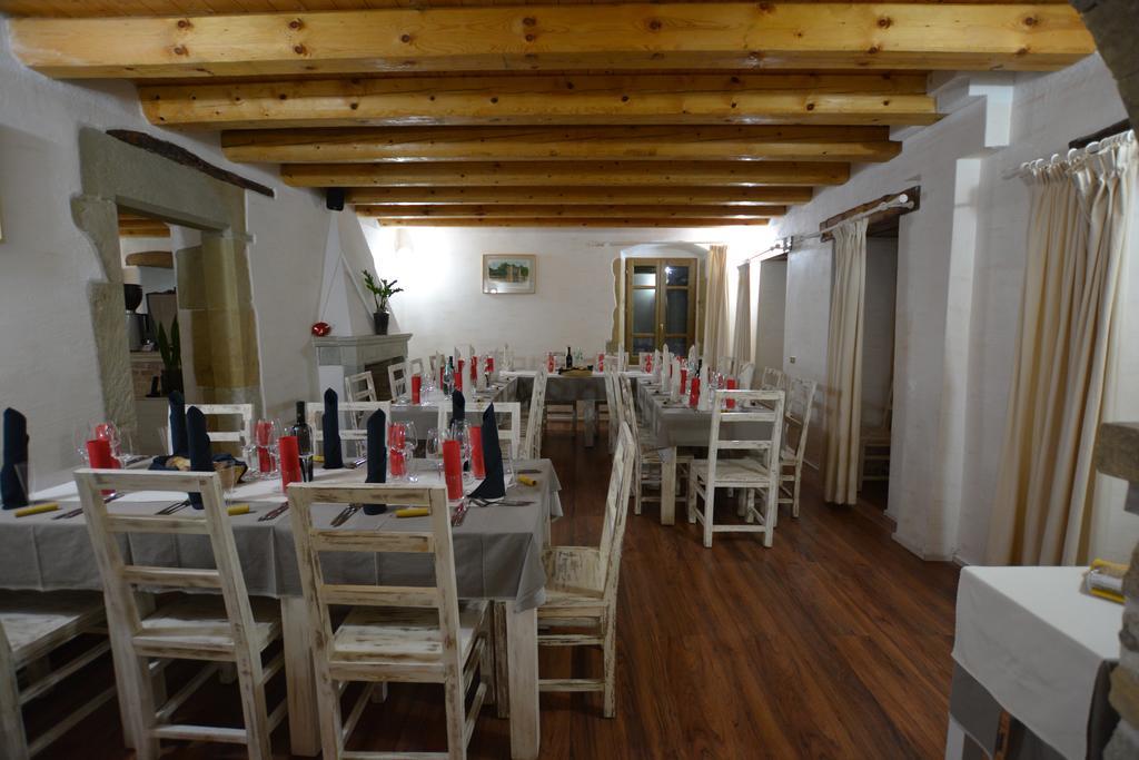 Abas Ristorante Pizzeria Affittacamere Ales Exteriör bild