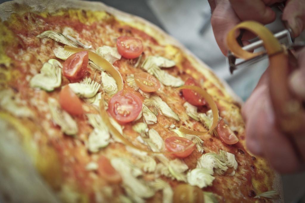 Abas Ristorante Pizzeria Affittacamere Ales Exteriör bild